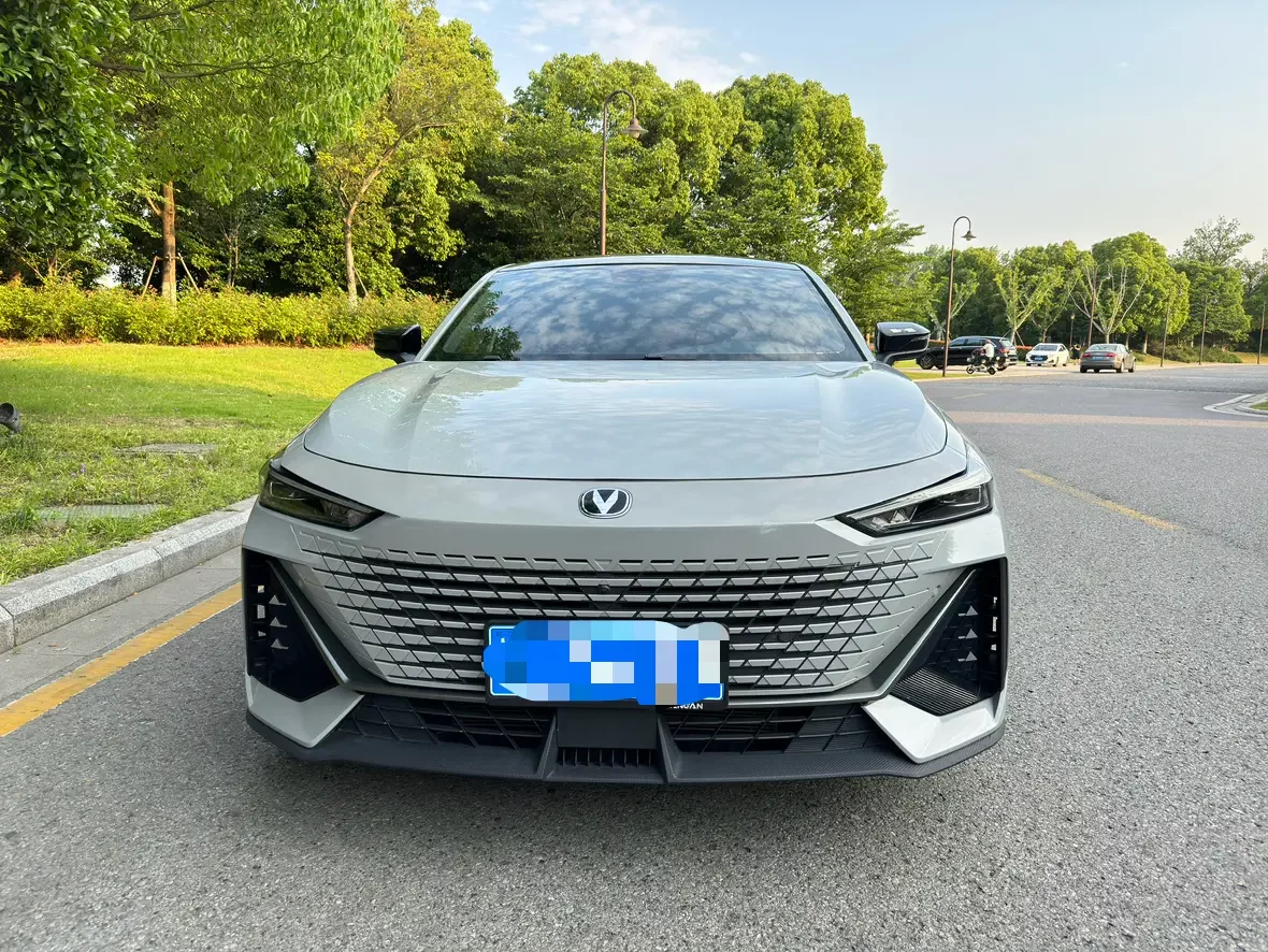 Changan UNI-V  из Китая