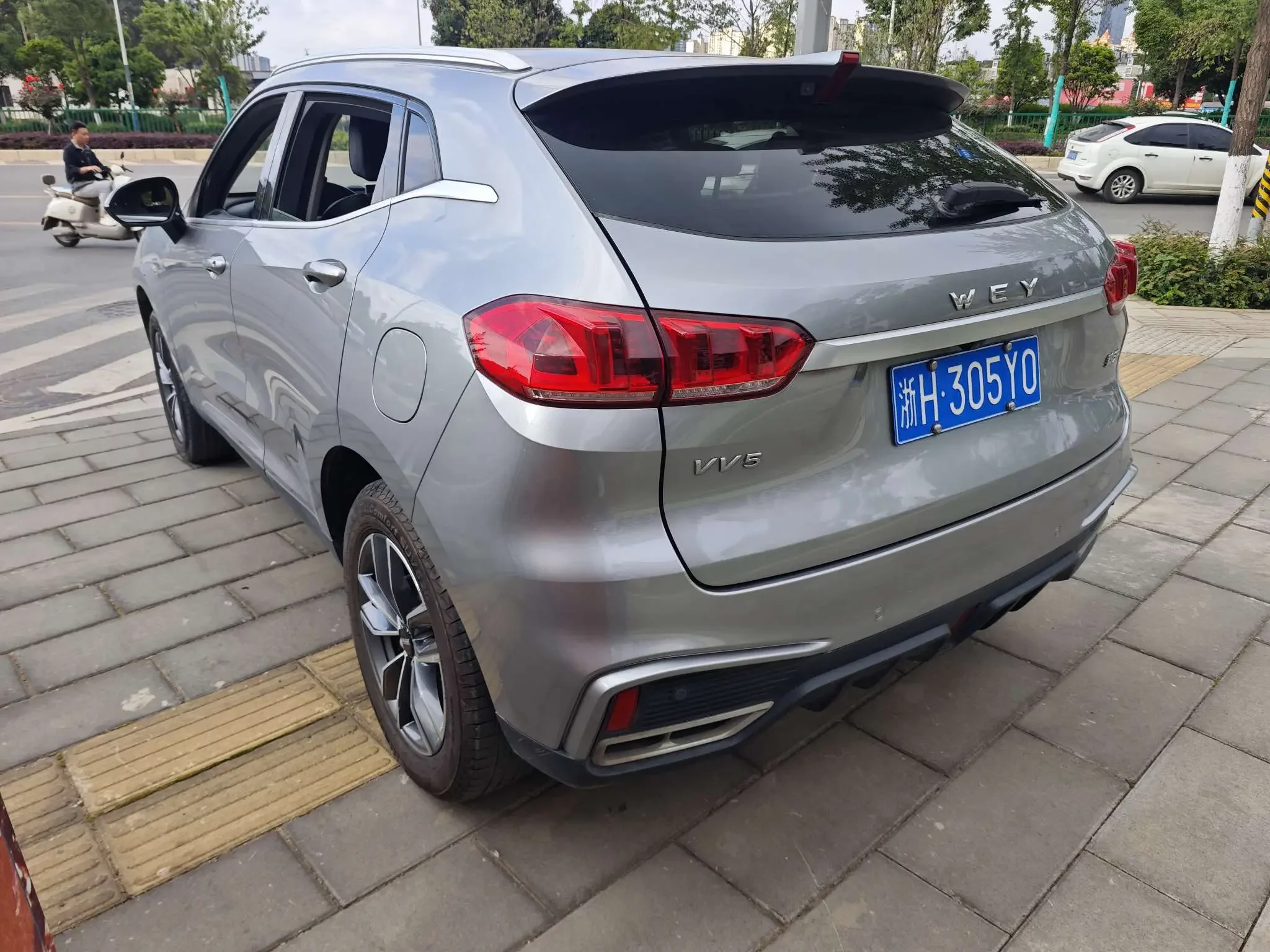 Wey Wei brand VV5