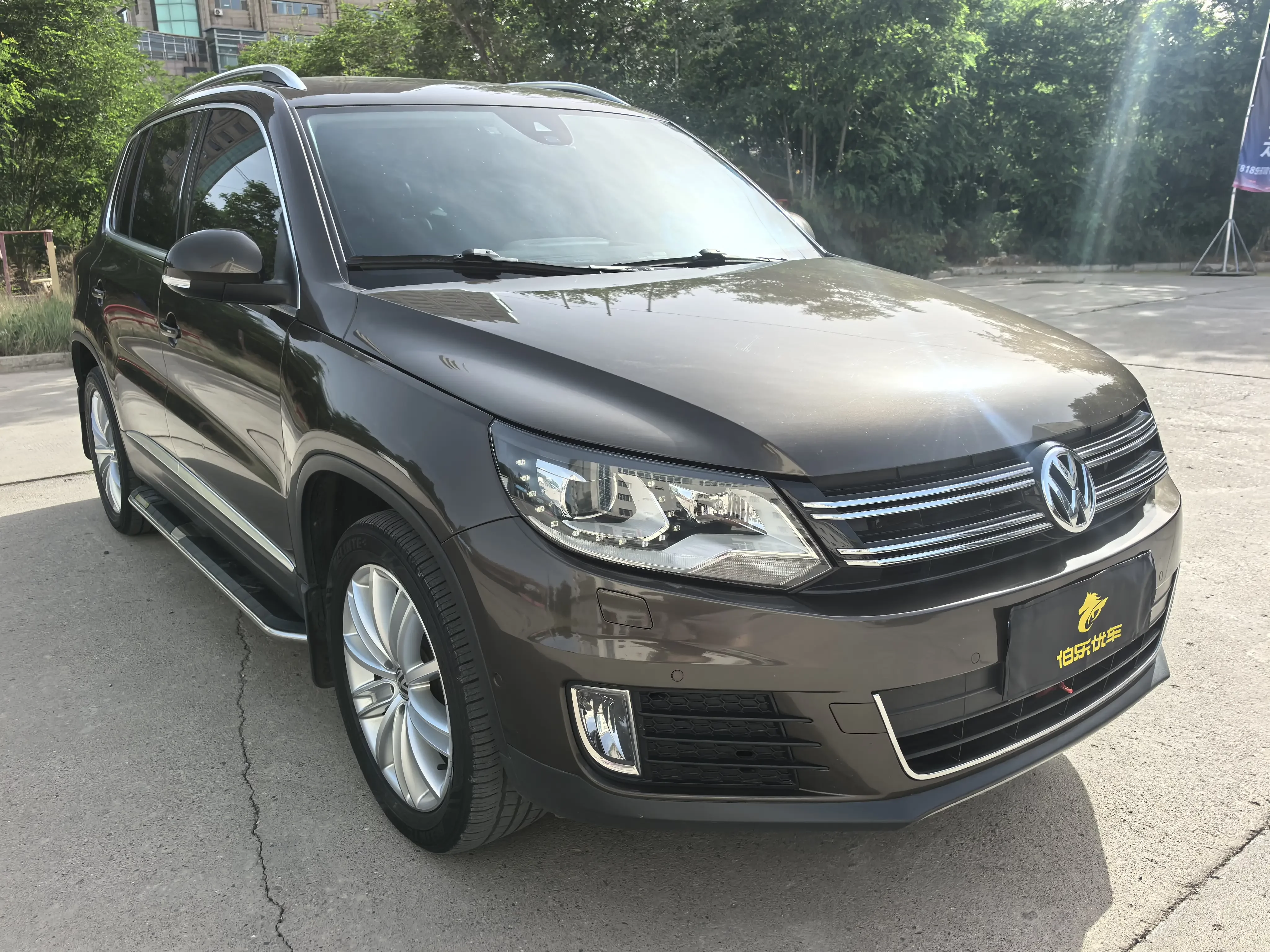 Volkswagen Tiguan (Tharu)