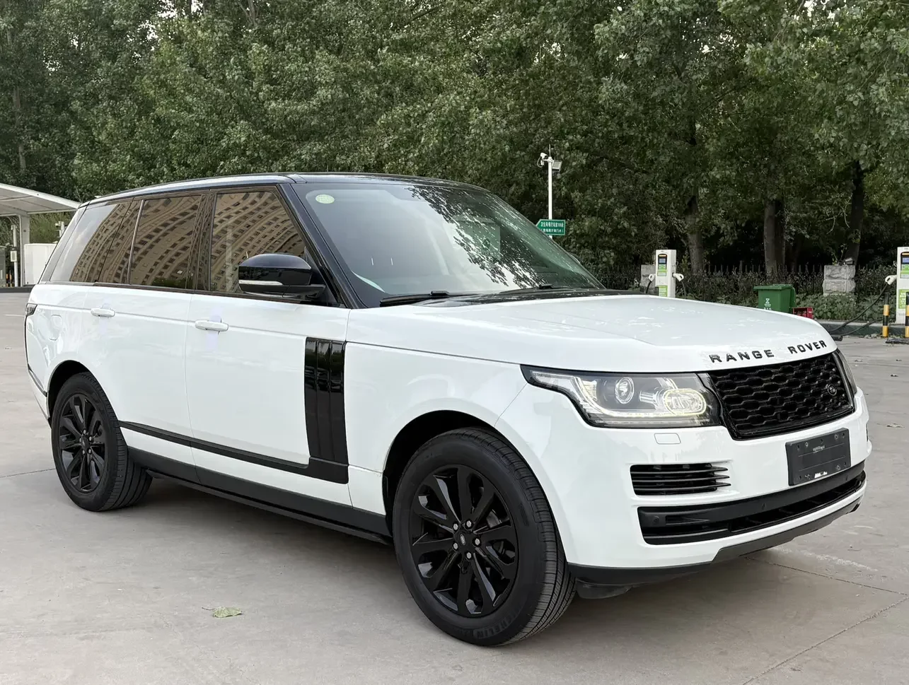 Land Rover range rover