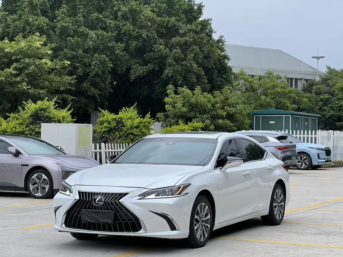 Lexus ES