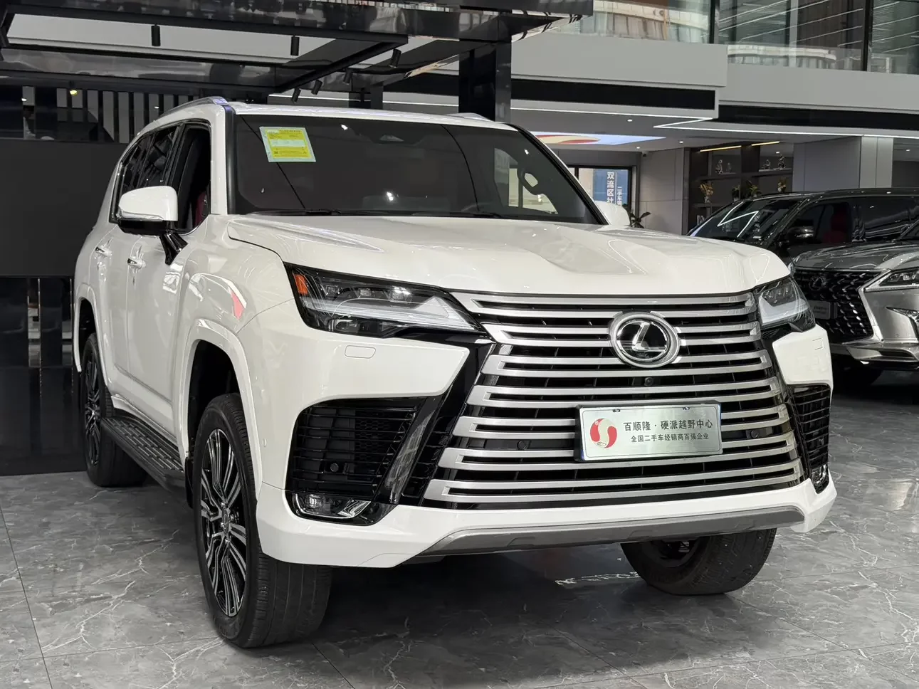 Lexus LX