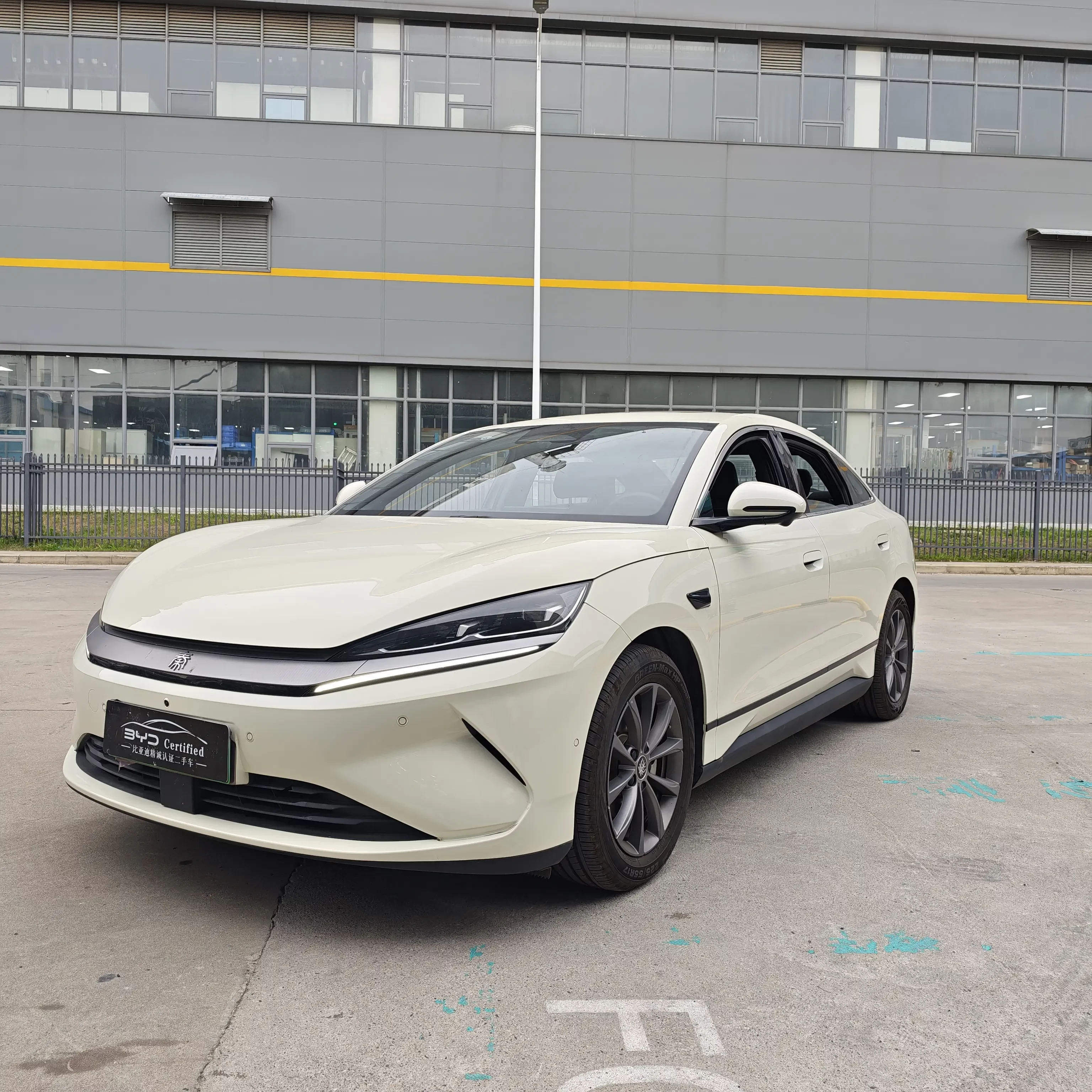 BYD Qin L EV
