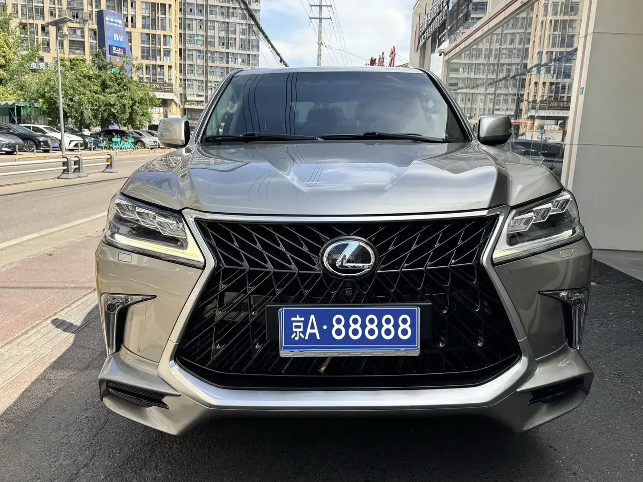 Lexus LX