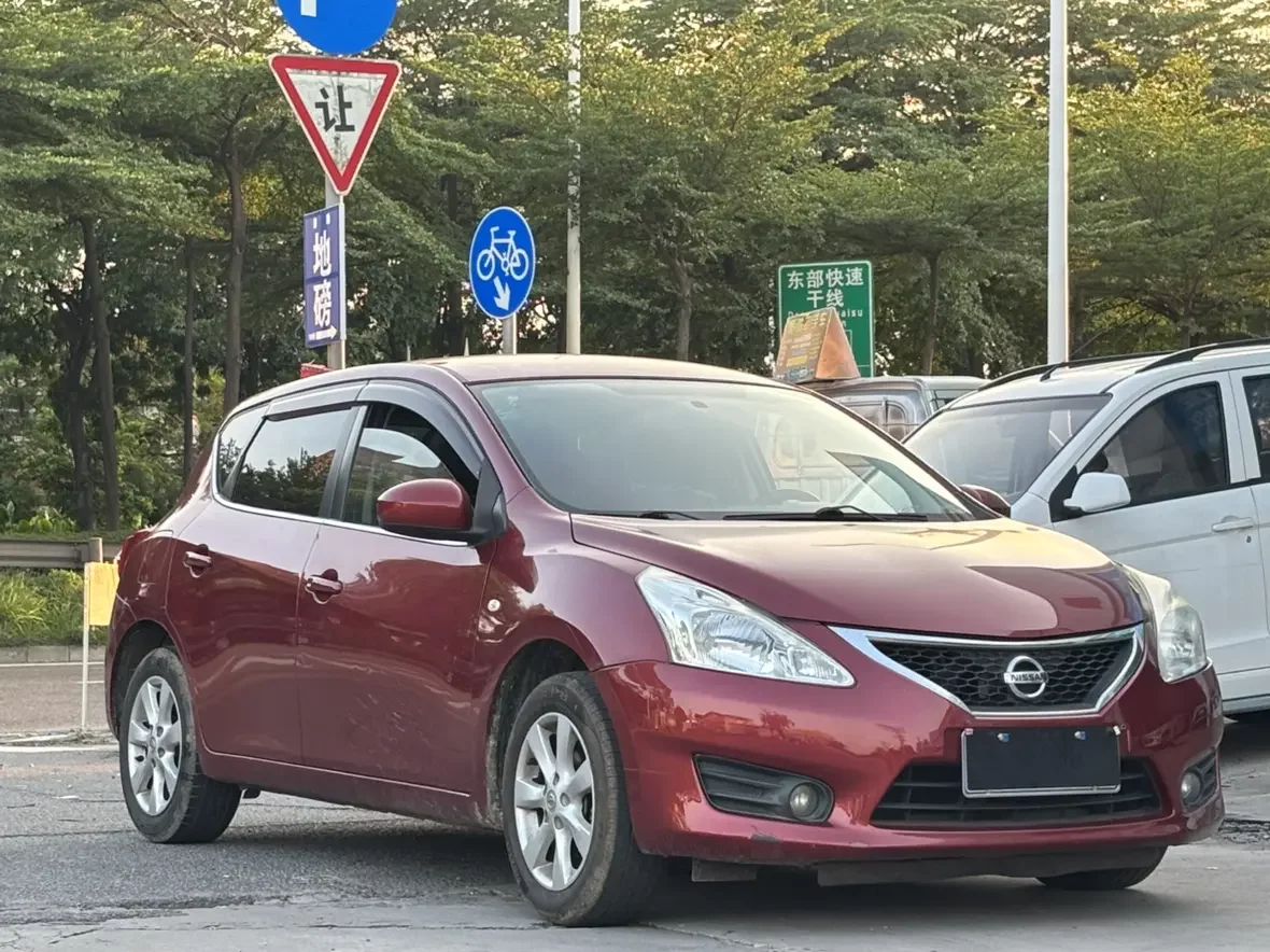 Nissan Tiida