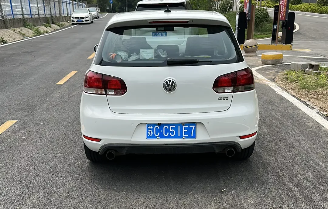 Volkswagen Golf GTI