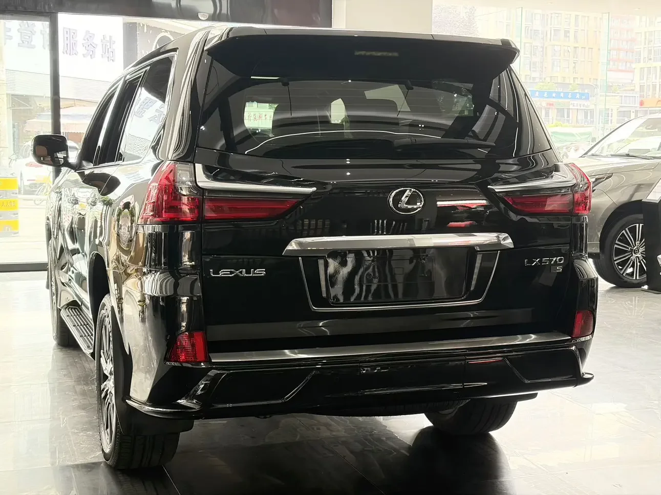 Lexus LX