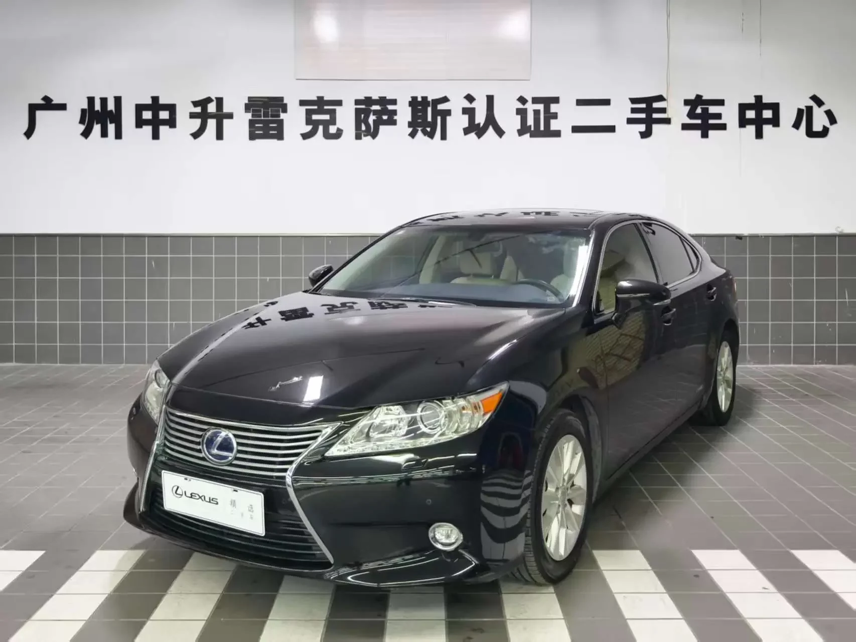 Lexus ES