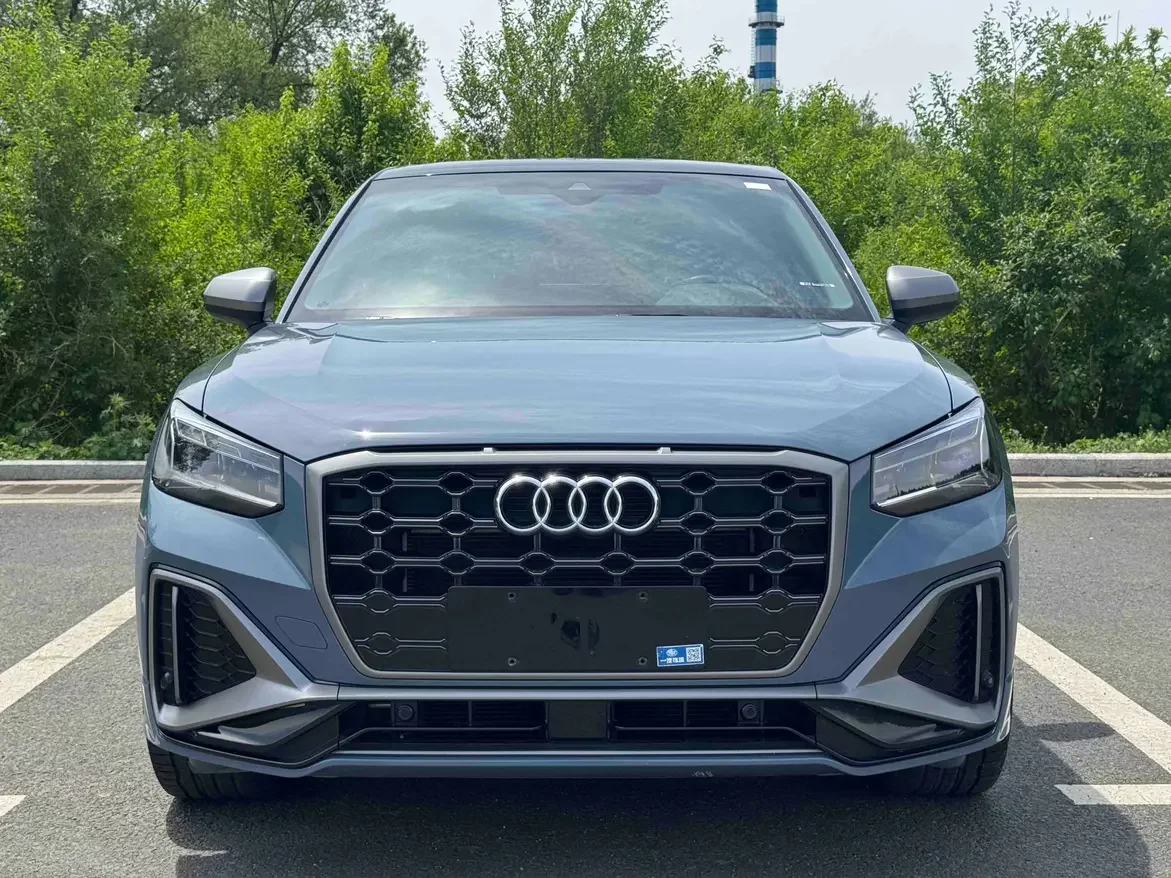 Audi Q2L