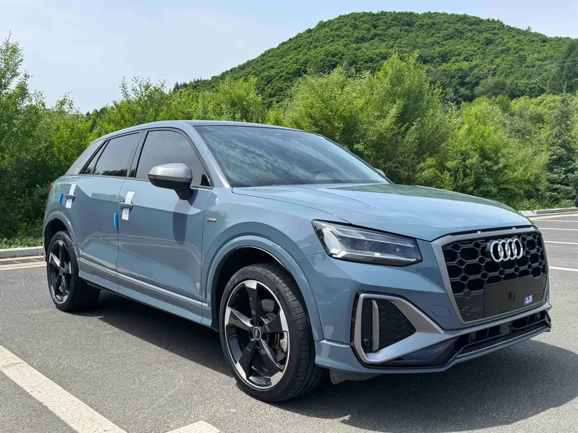 Audi Q2L