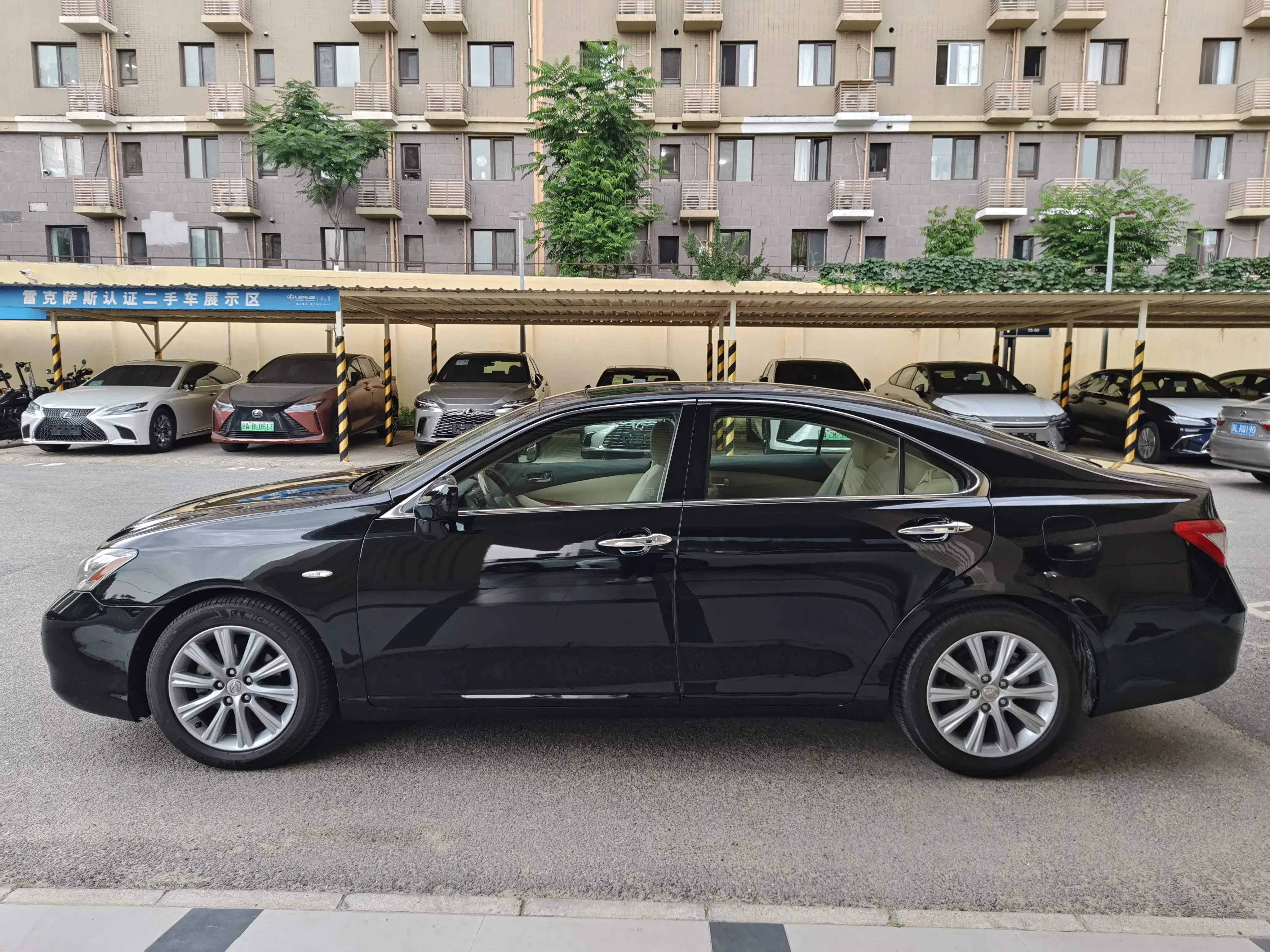 Lexus ES