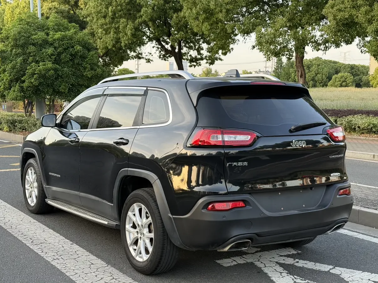 Jeep Cherokee