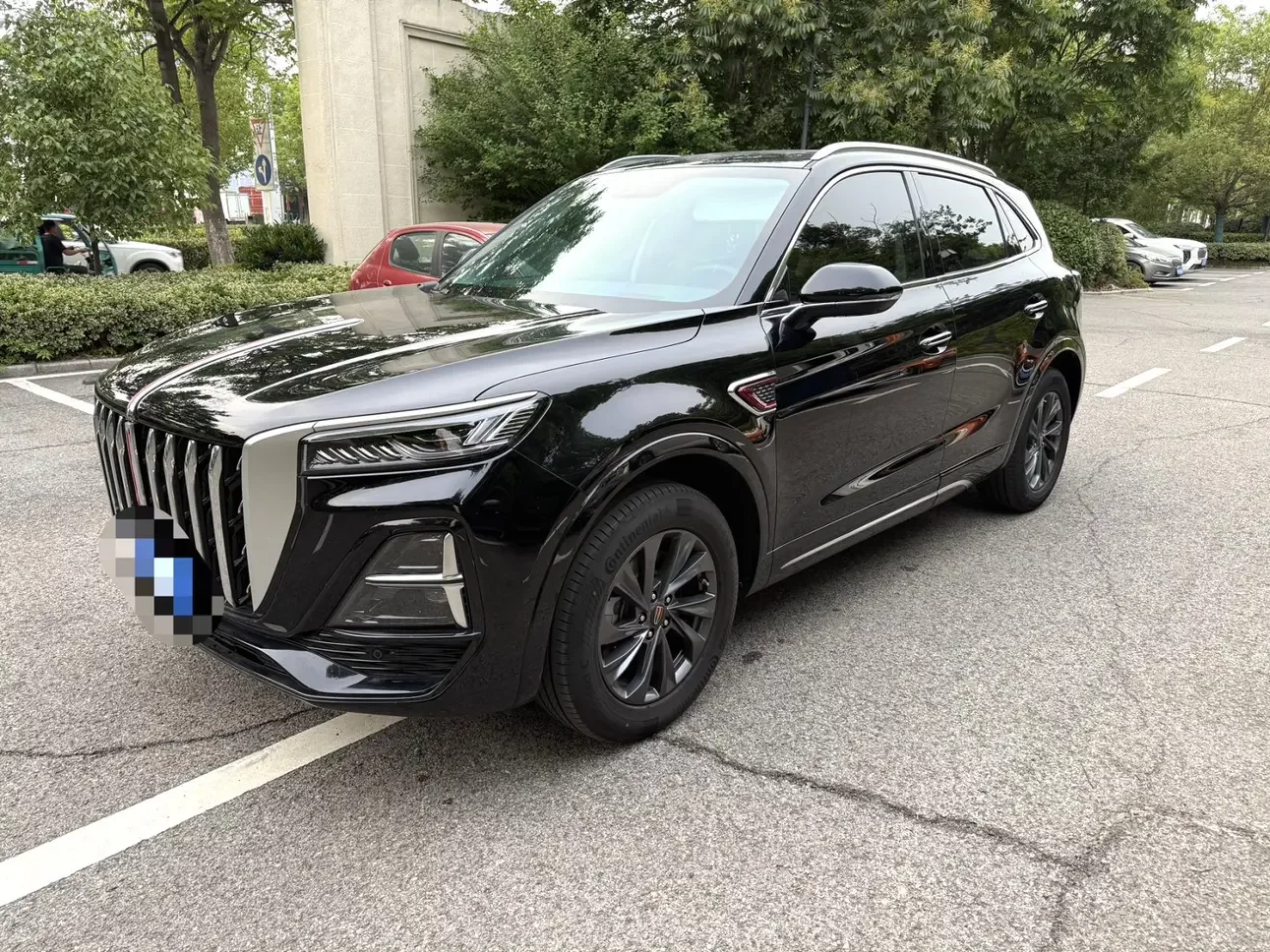 Hongqi HS5