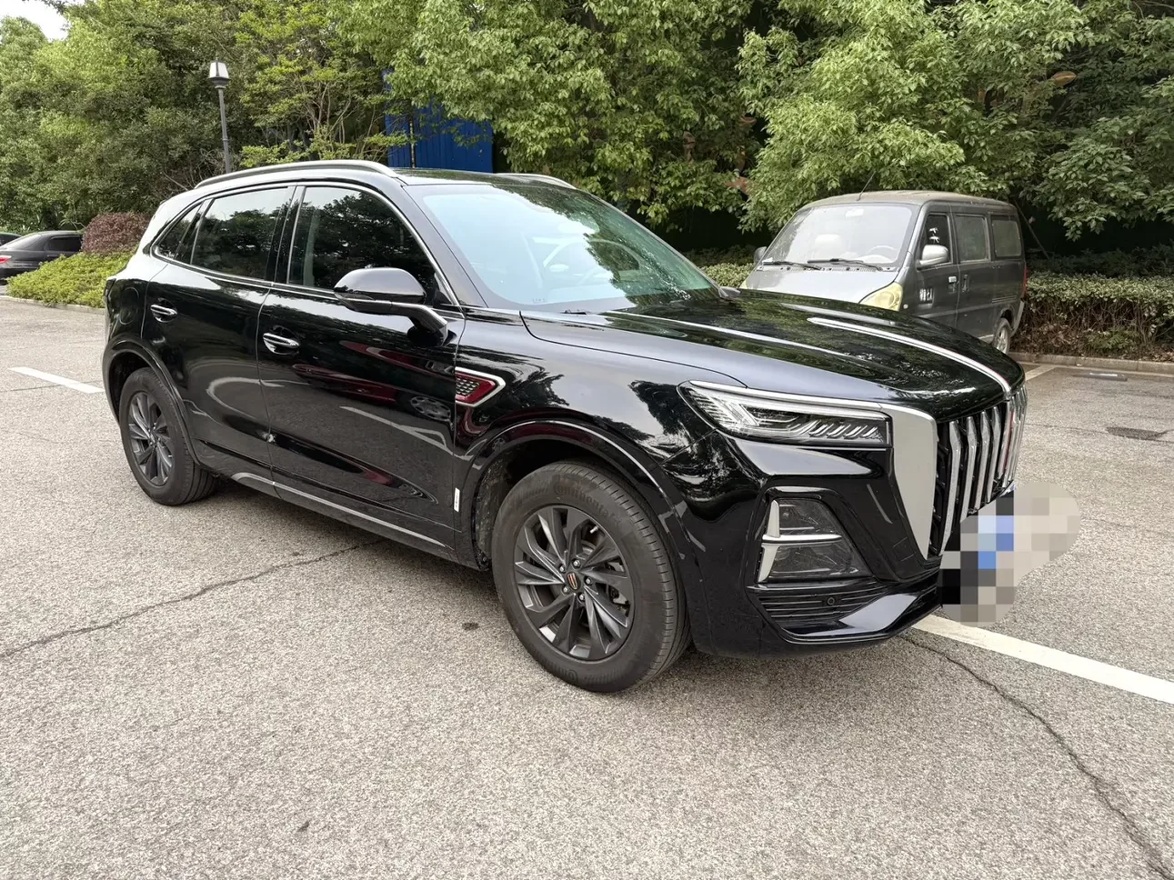 Hongqi HS5