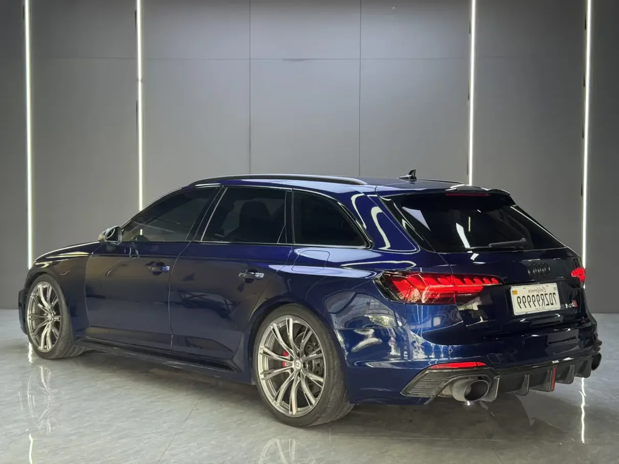 Audi RS 4