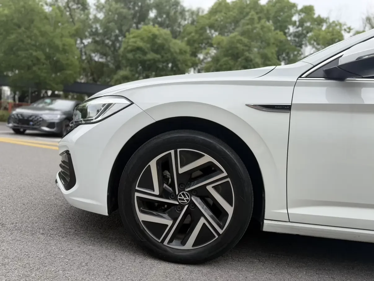 Volkswagen Sagitar