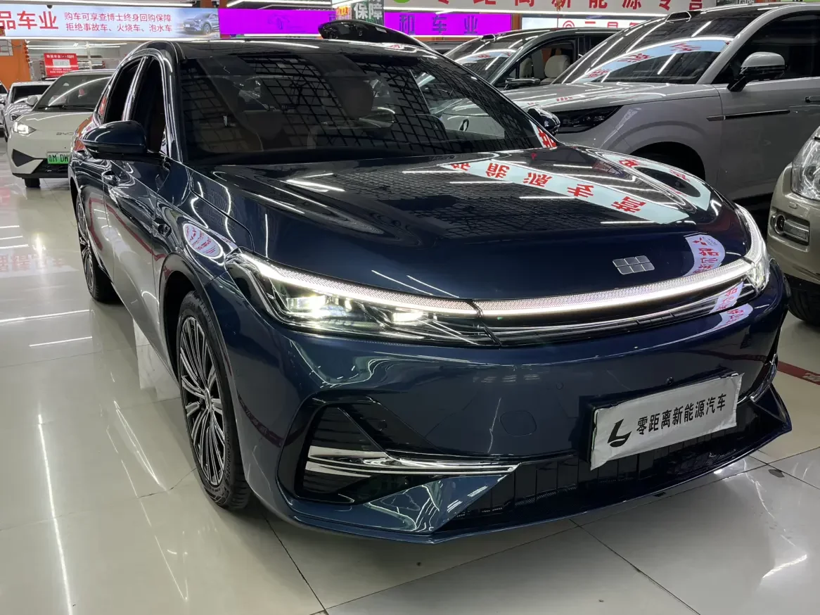 Geely Galaxy A7 EM