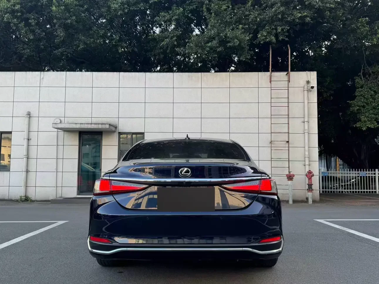 Lexus ES