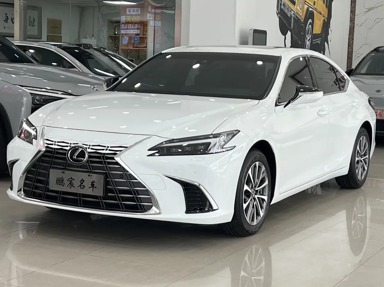 Lexus ES