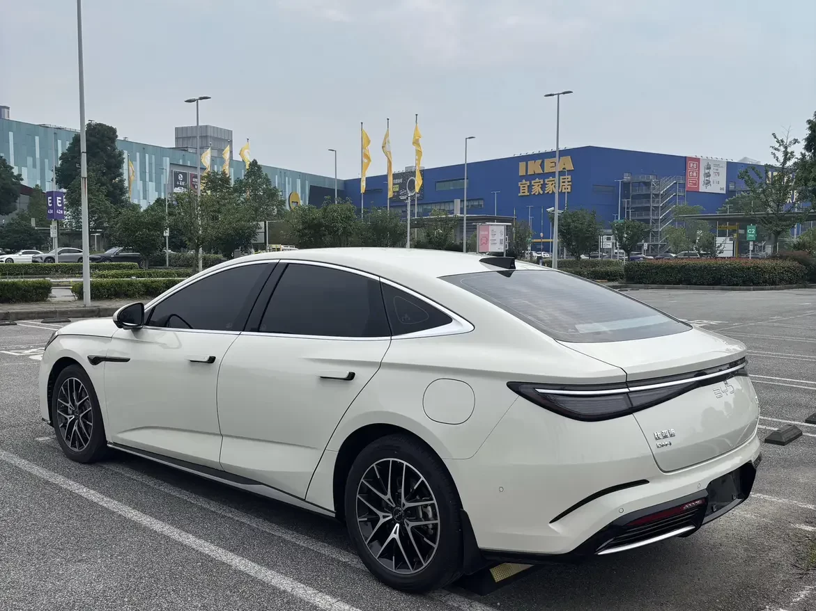 BYD Seal 07DM