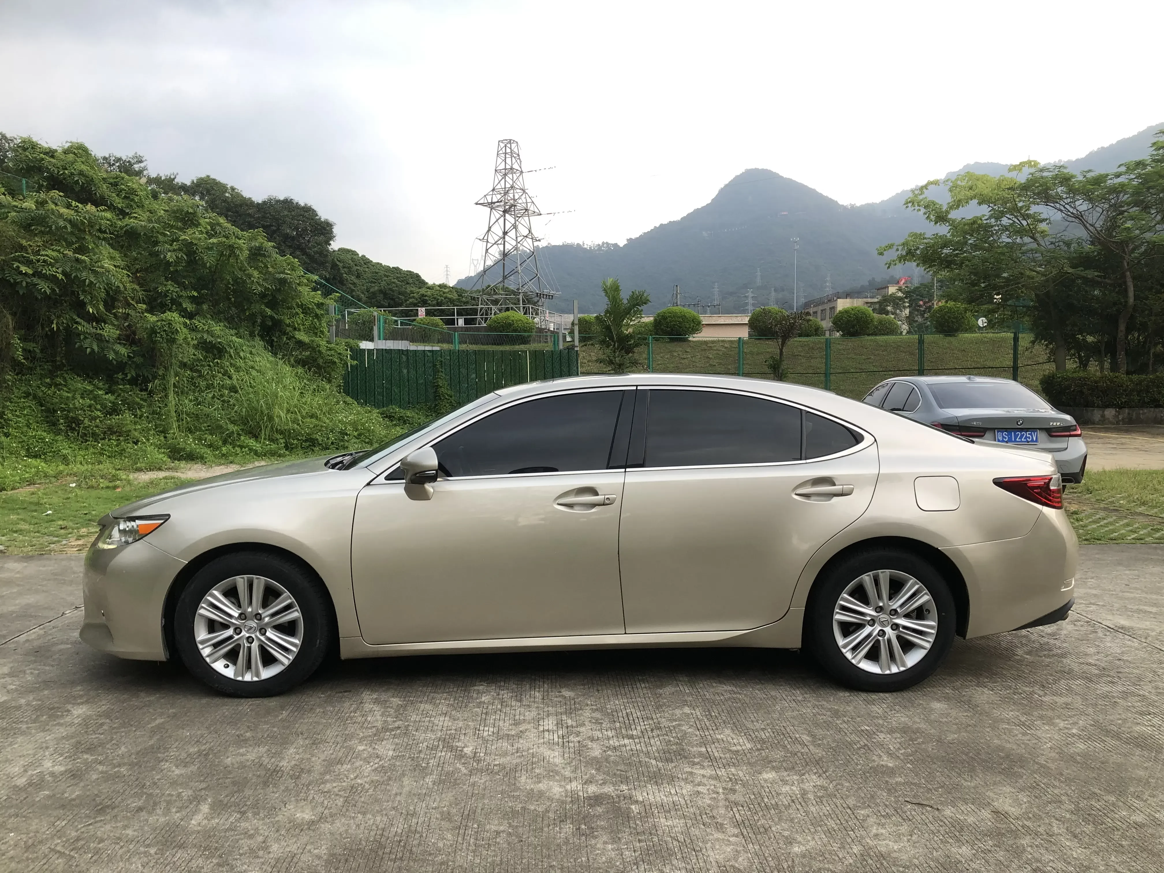 Lexus ES