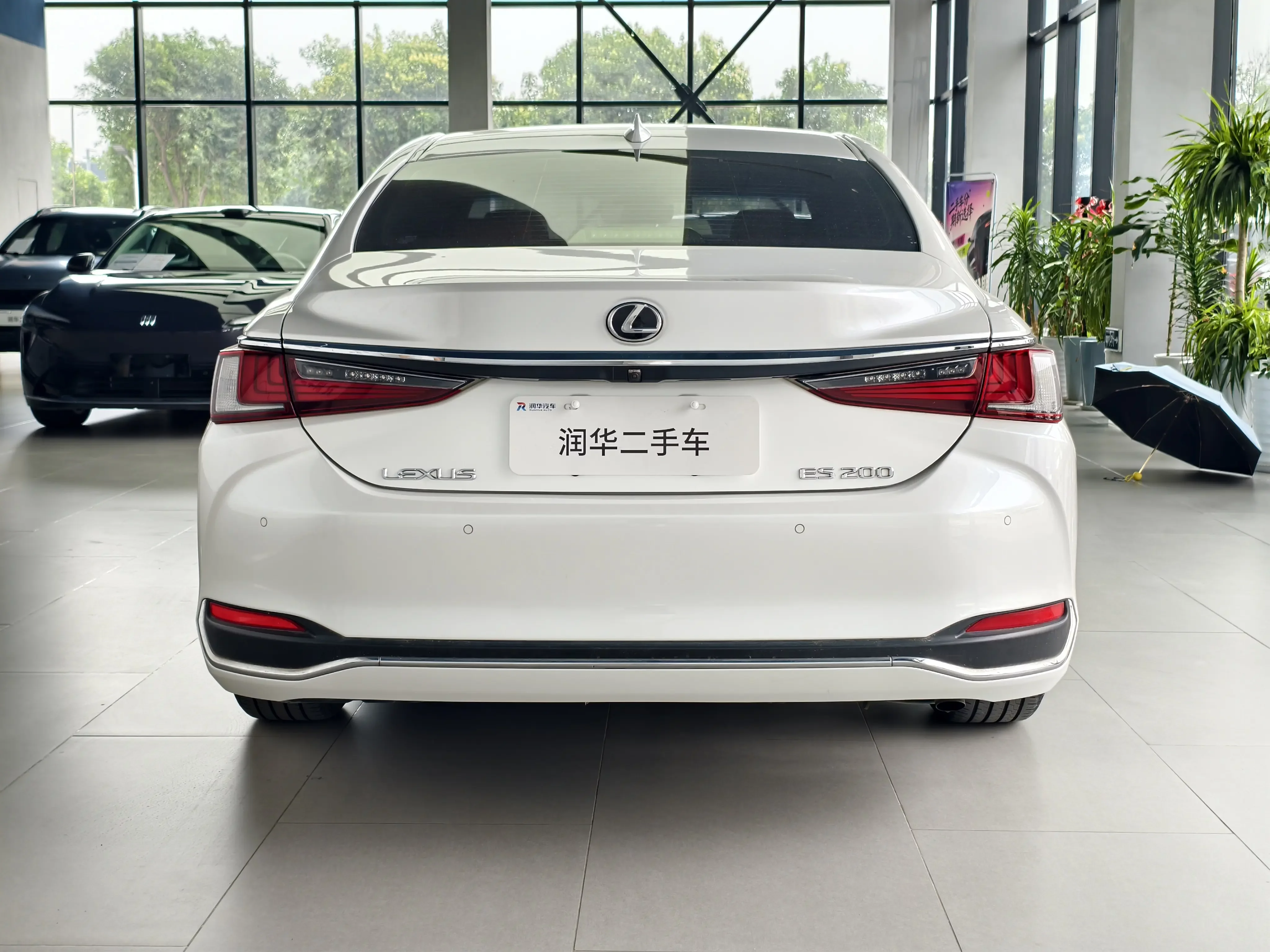 Lexus ES