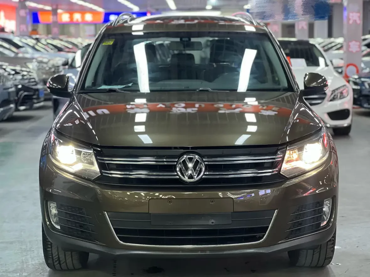 Volkswagen Tiguan (Tharu)