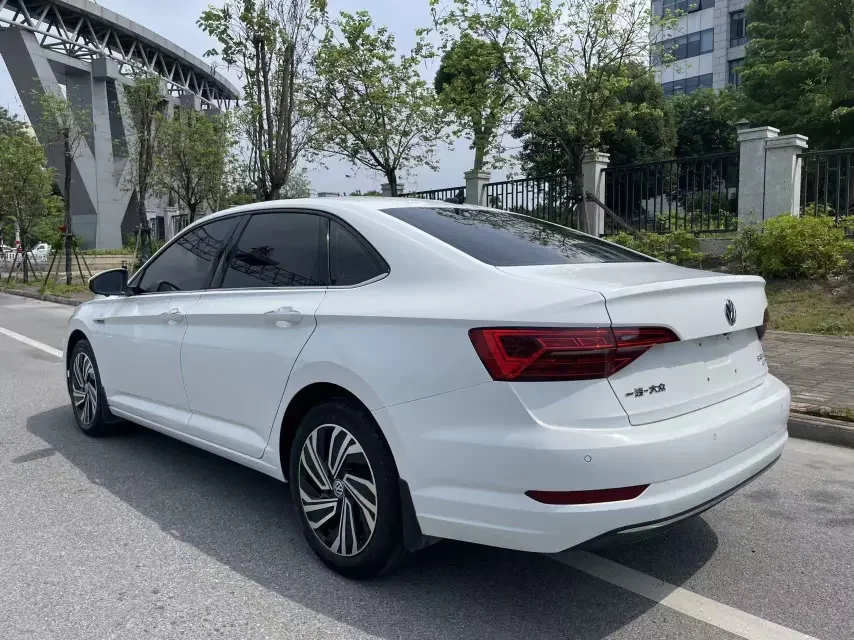Volkswagen Sagitar
