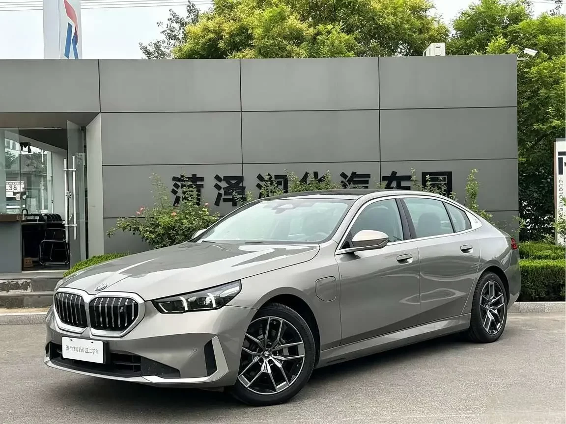 BMW i5