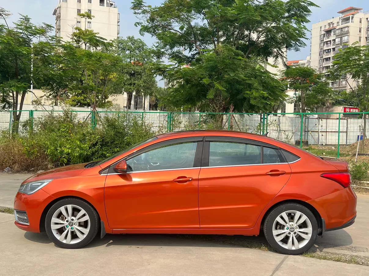Chery Arrizo 5