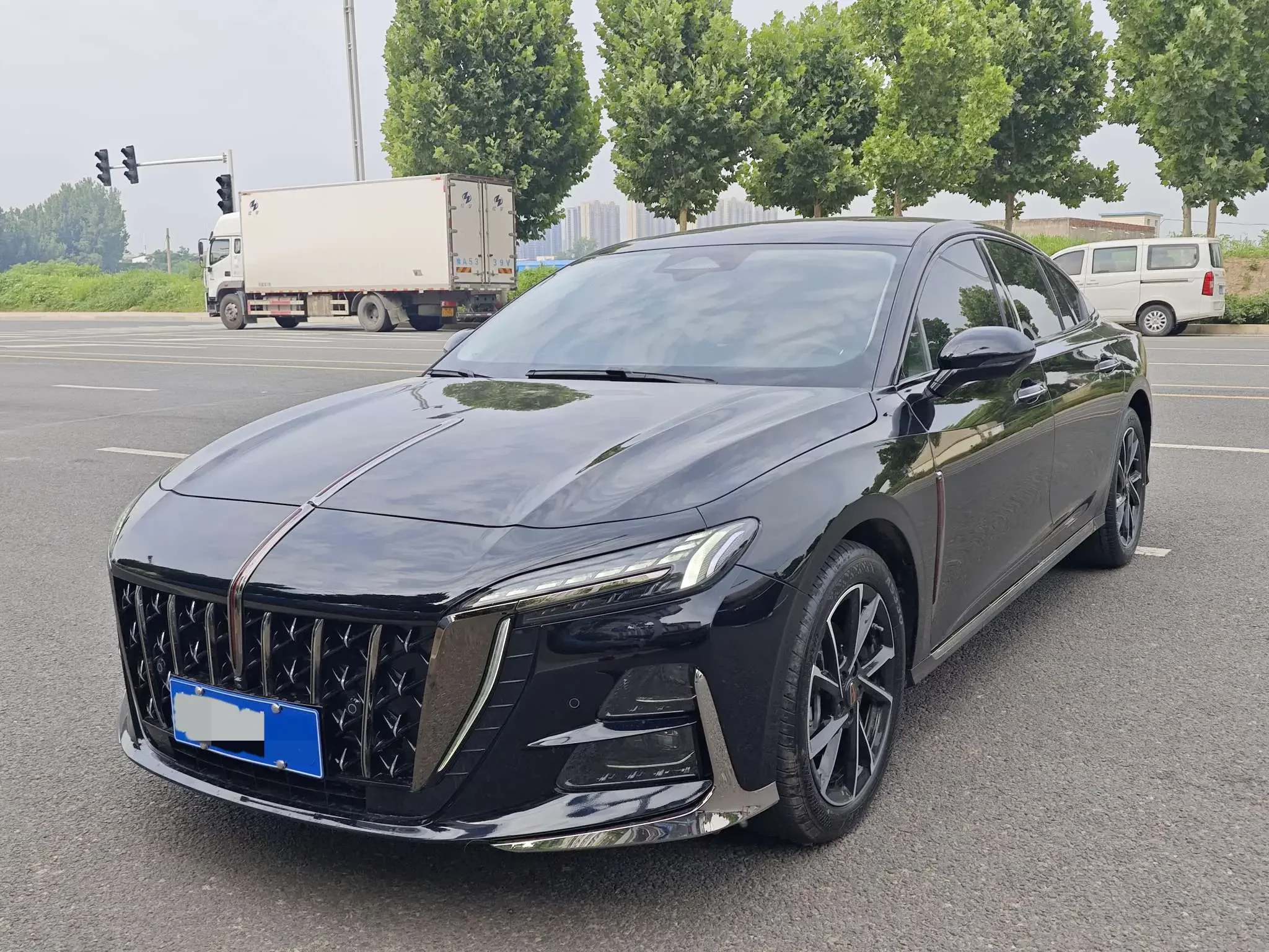 Hongqi H6