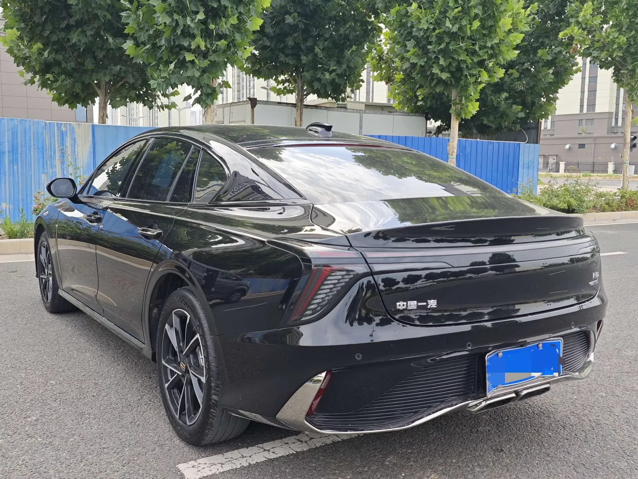 Hongqi H6