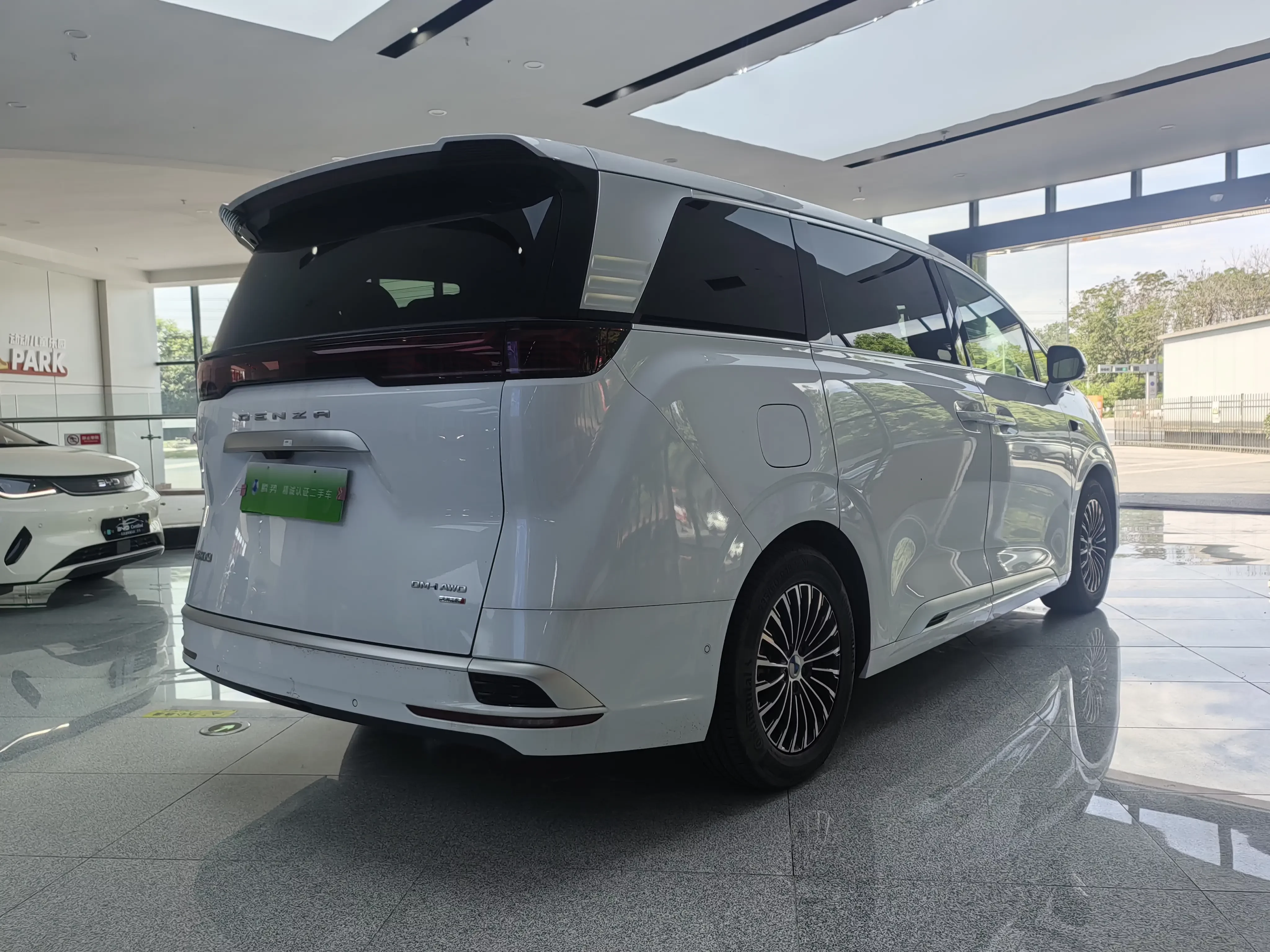 Denza D9 DM