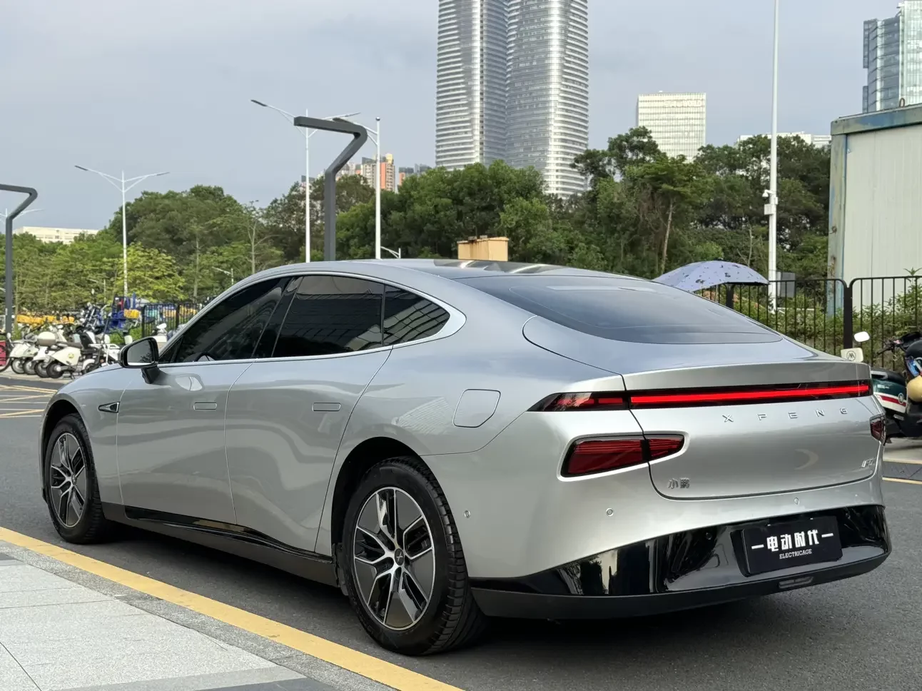 Xpeng P7