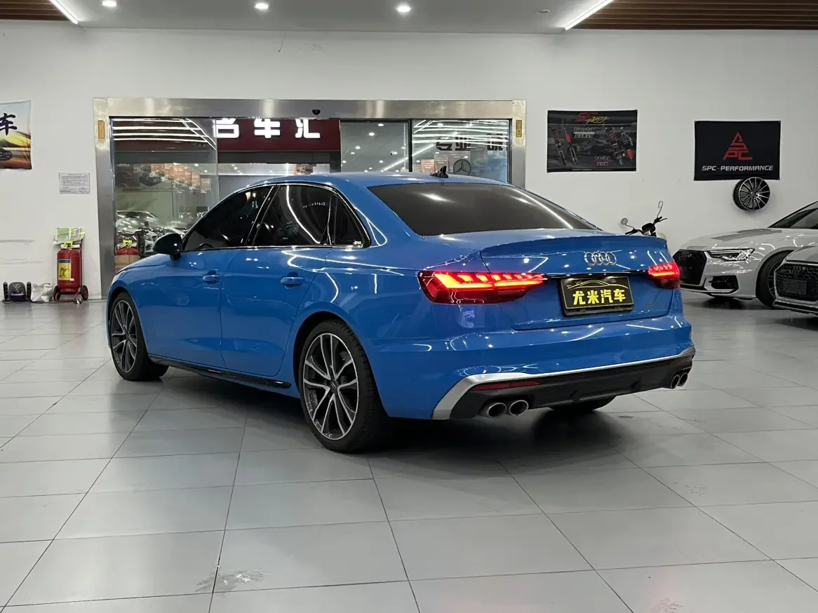 Audi S4