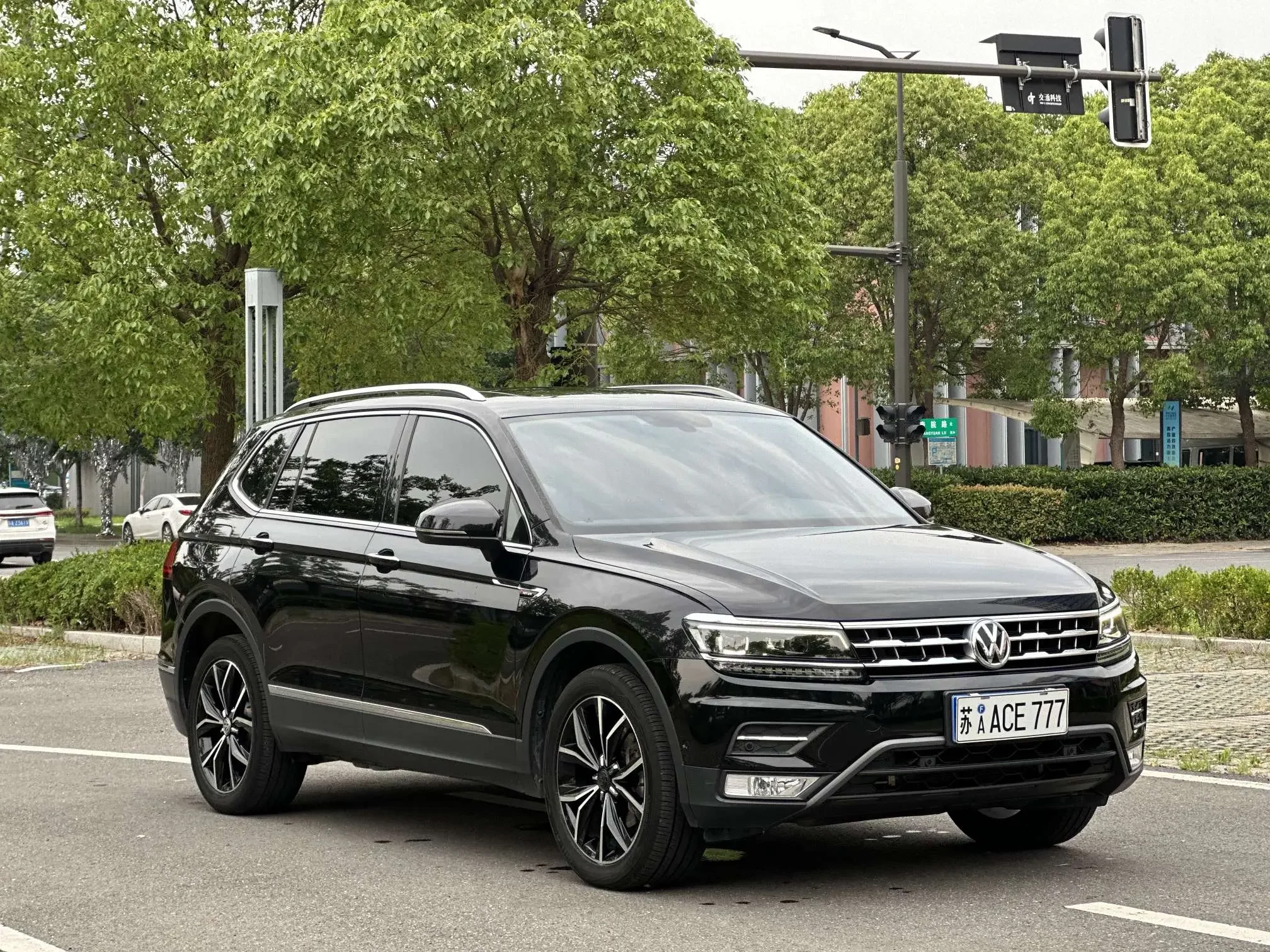 Volkswagen Tiguan L