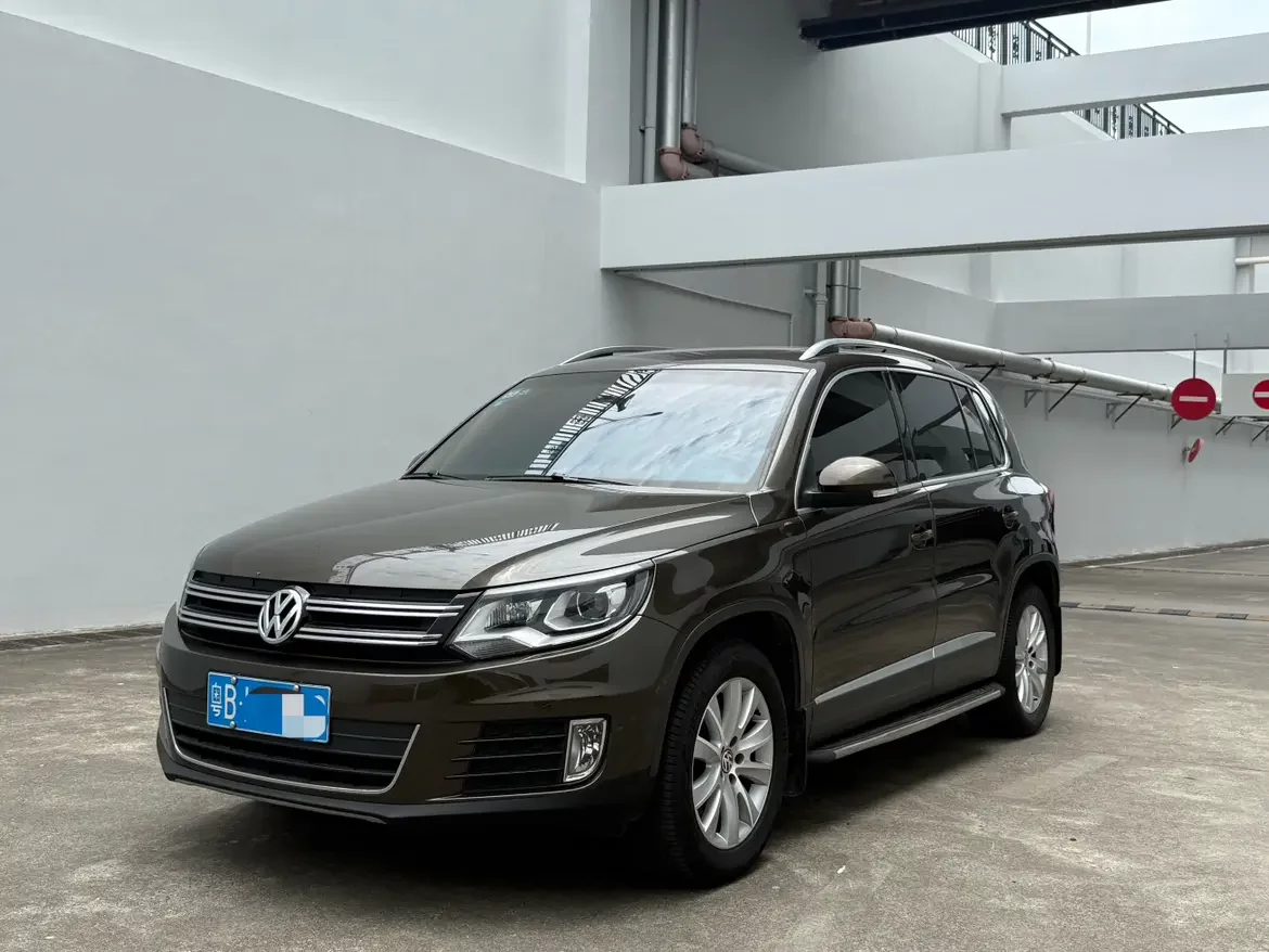 Volkswagen Tiguan (Tharu)
