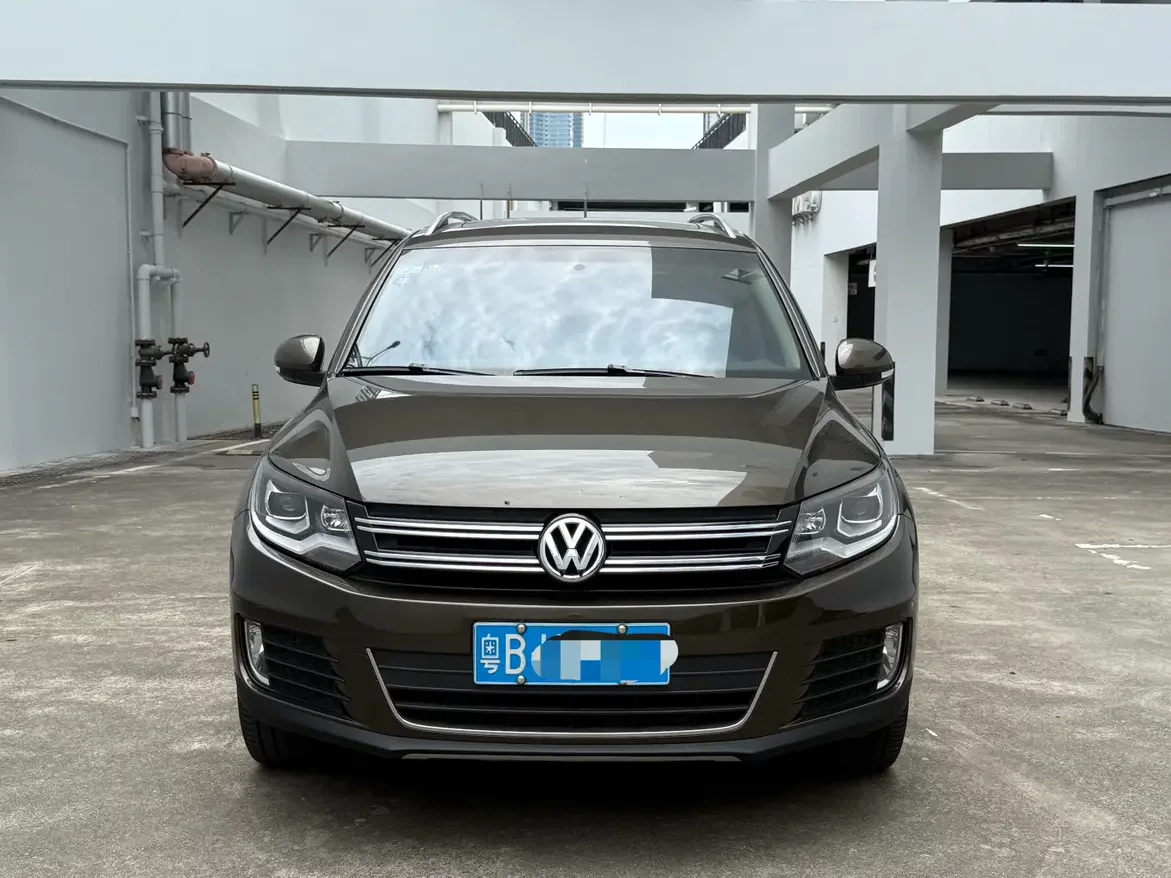 Volkswagen Tiguan (Tharu)