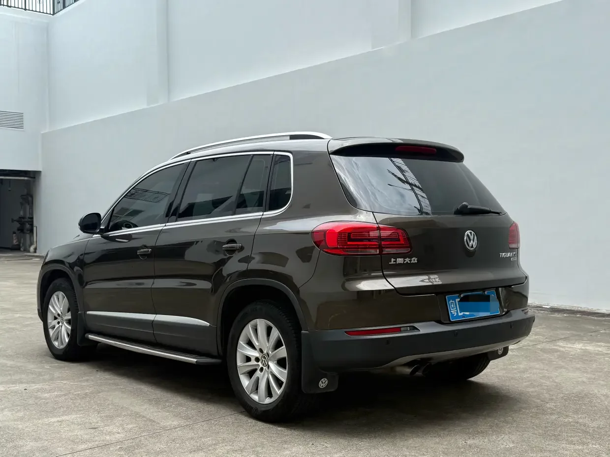 Volkswagen Tiguan (Tharu)