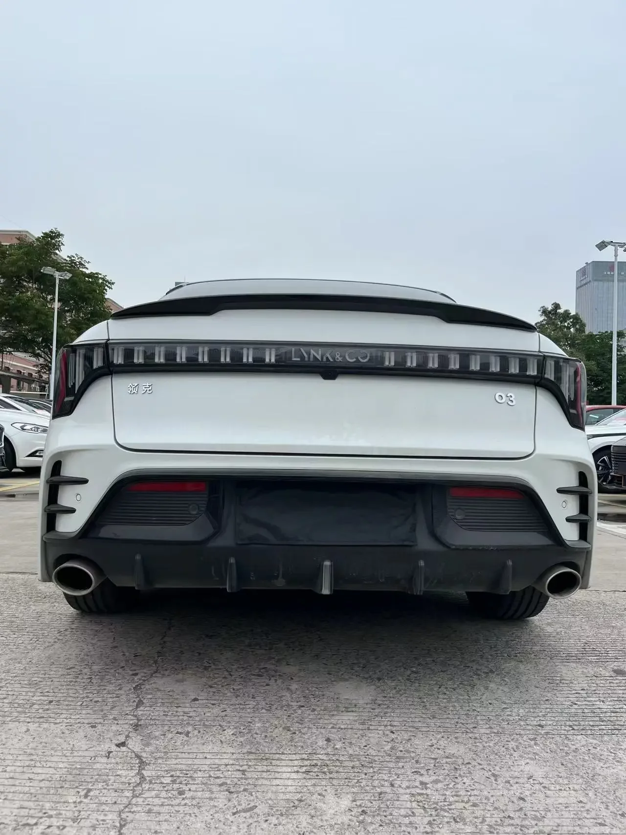Lynk & Co 03