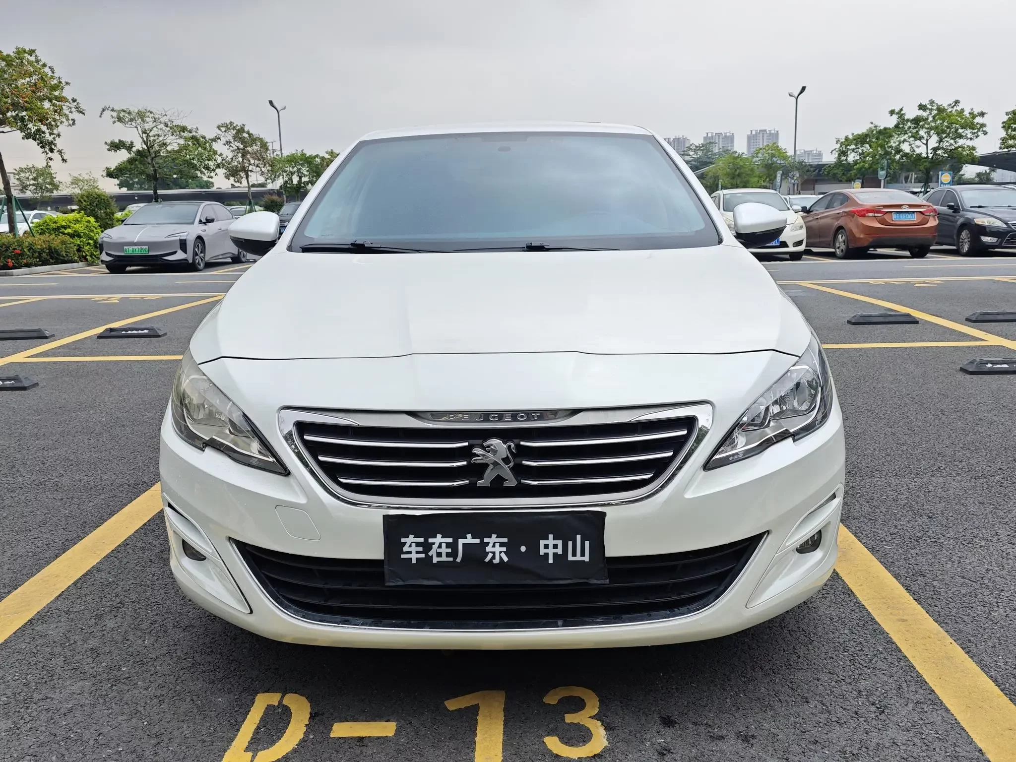 Peugeot 408