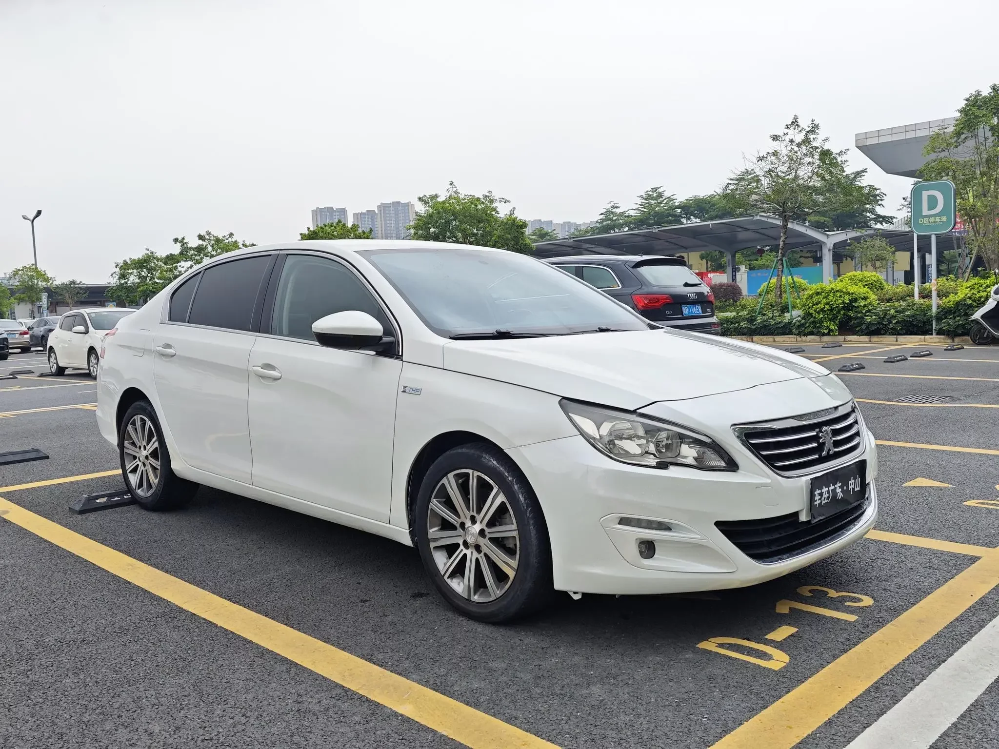 Peugeot 408