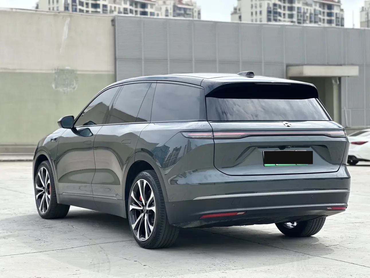 NIO ES8