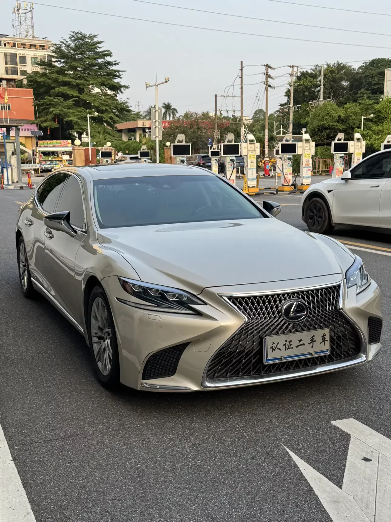 Lexus LS