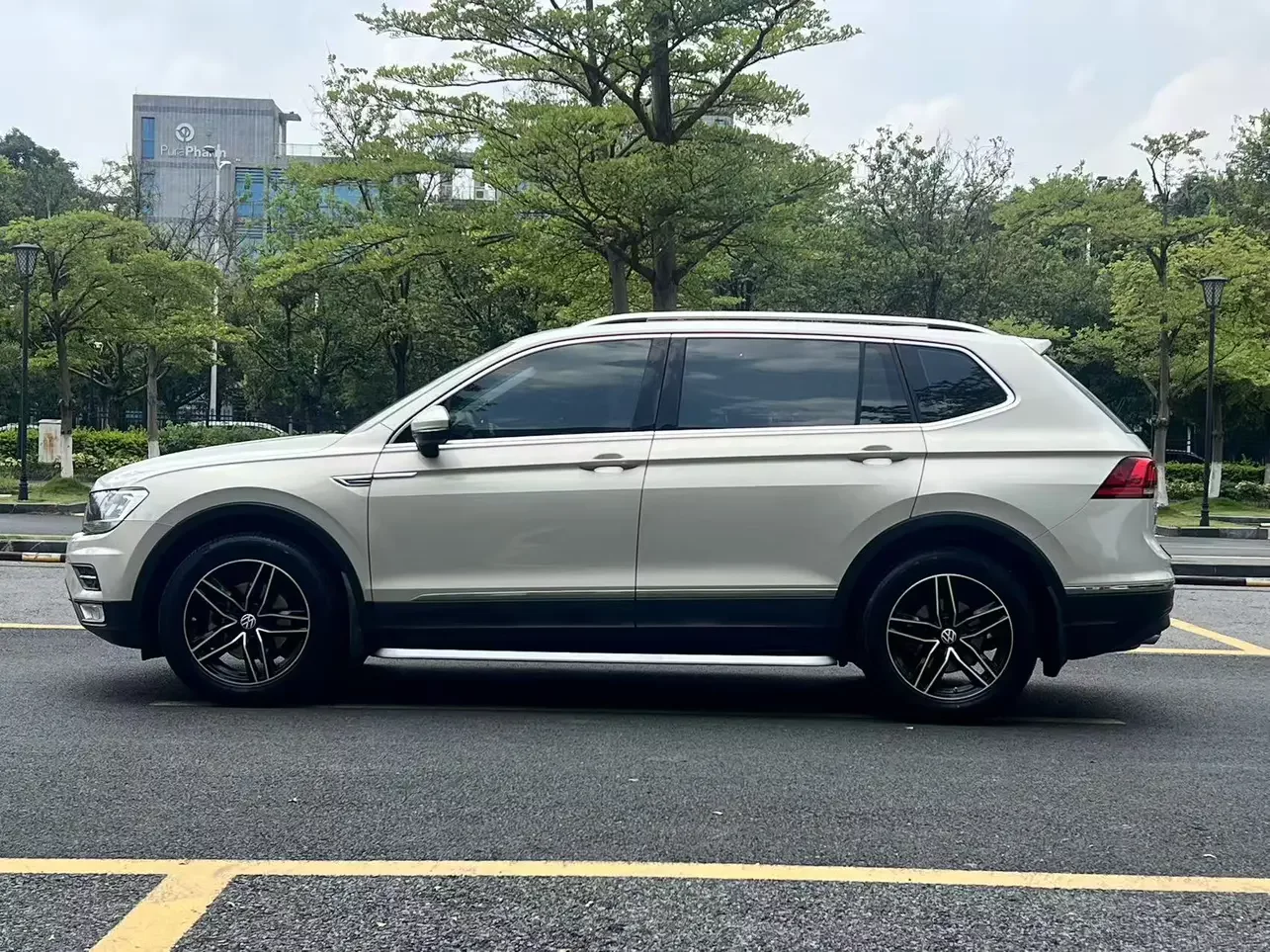 Volkswagen Tiguan L