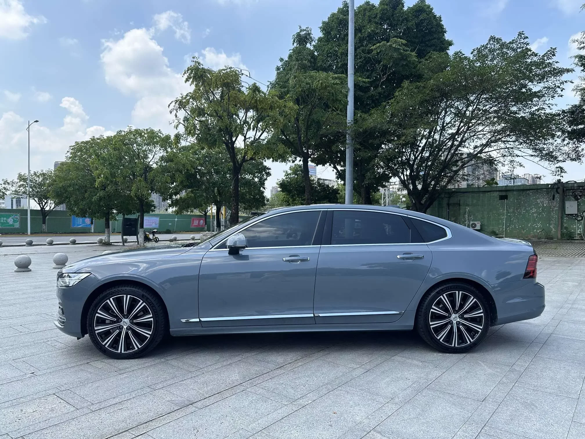 Volvo S90