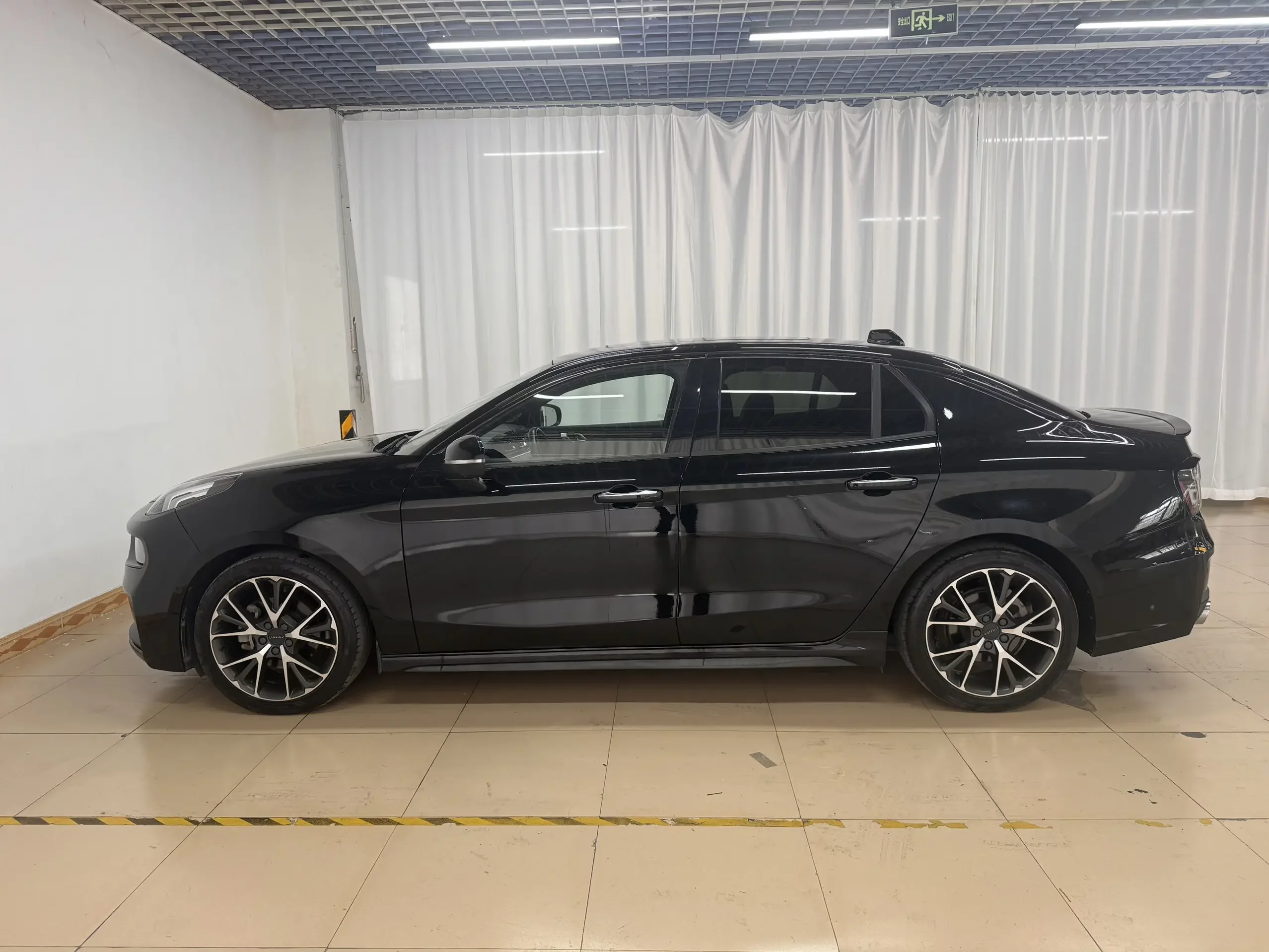 Lynk & Co 03