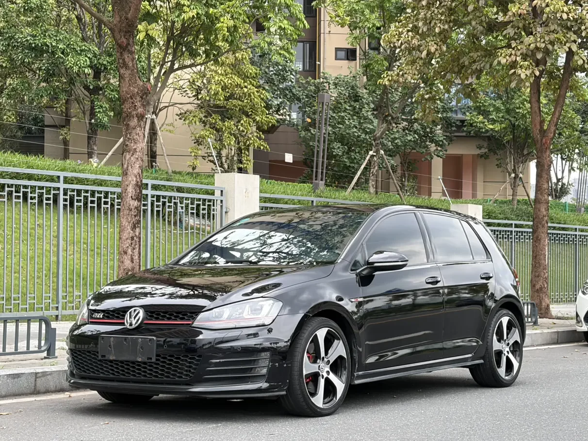 Volkswagen Golf GTI