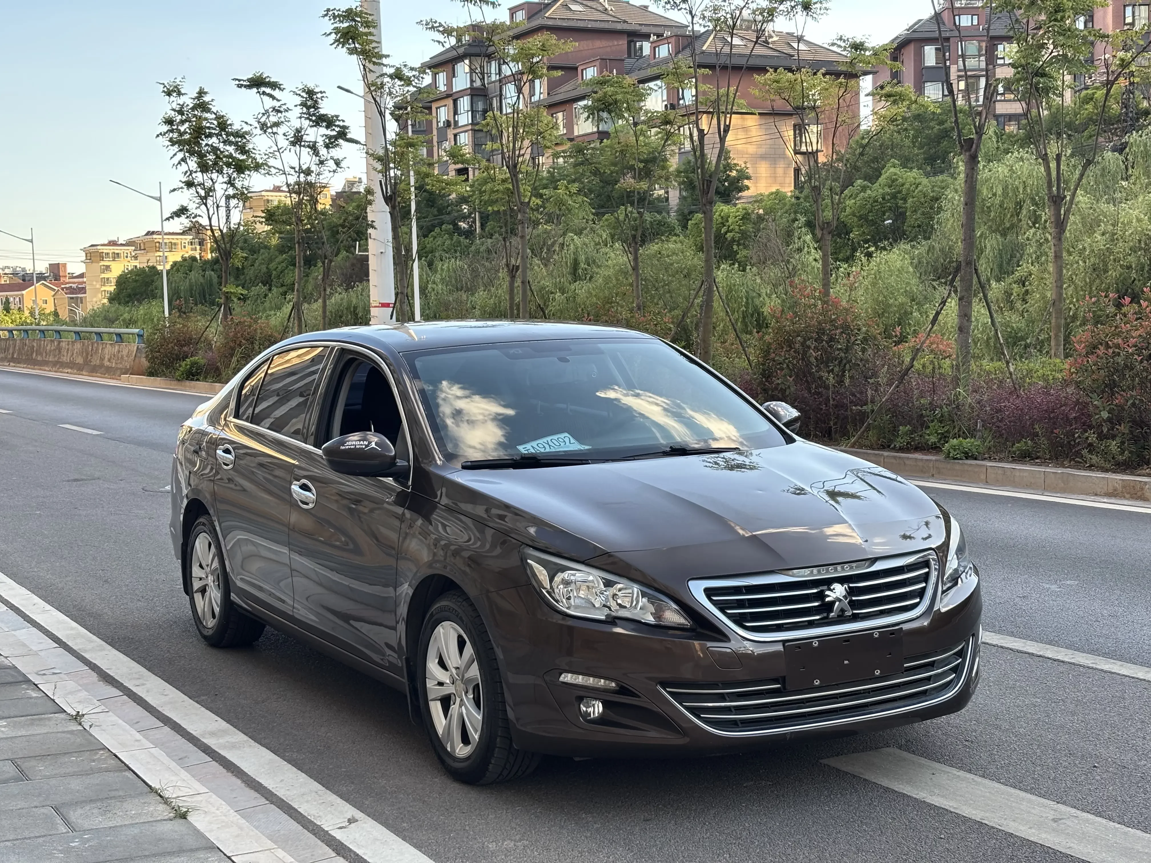 Peugeot 408
