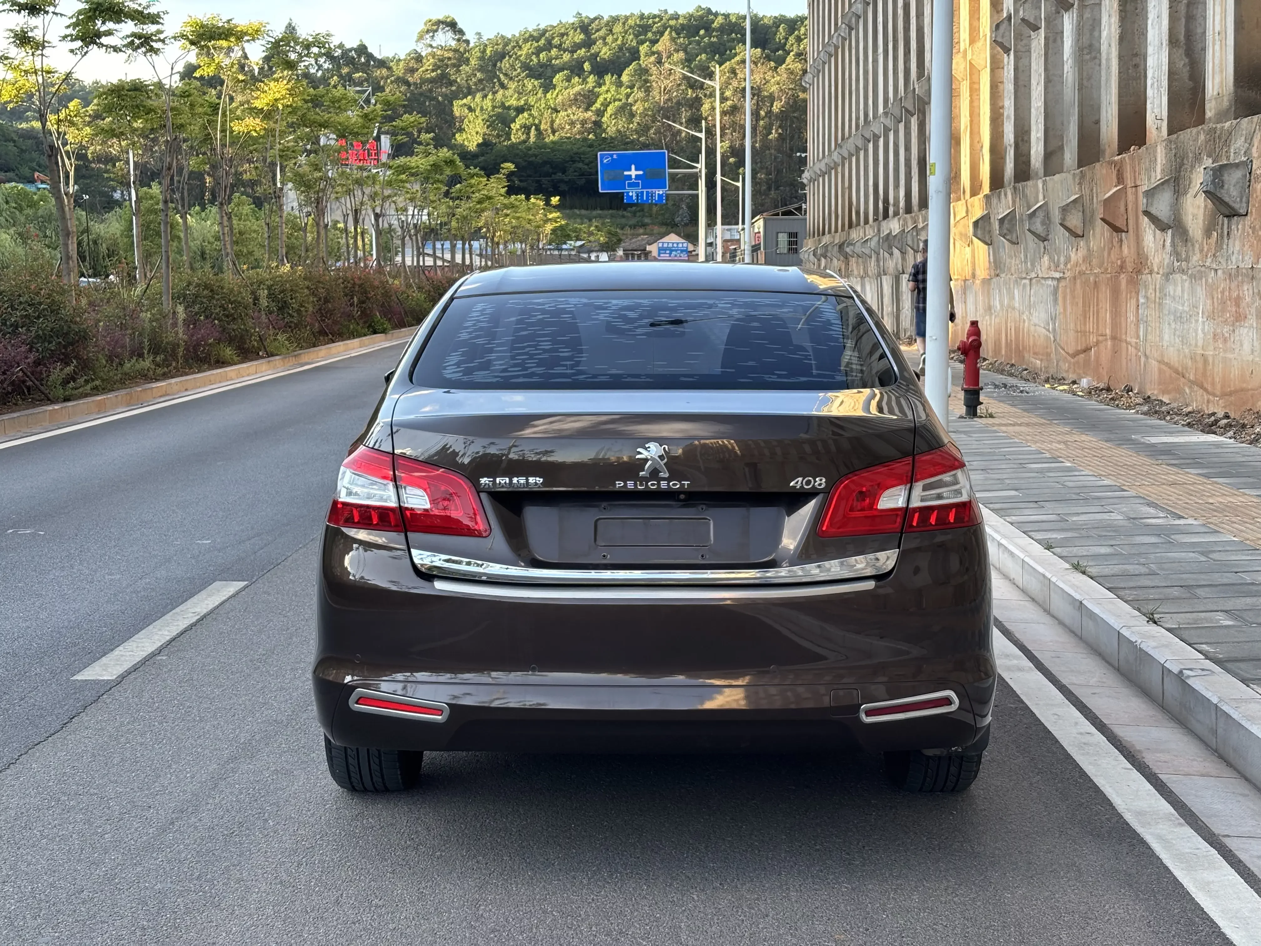 Peugeot 408